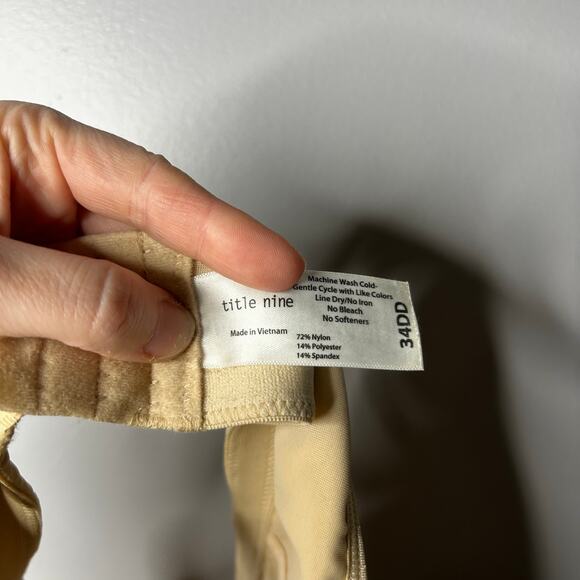 Title Nine Cuz She Says So Underwire Sports Bra Women's 34DD  Nude High Impact - Picture 8 of 8